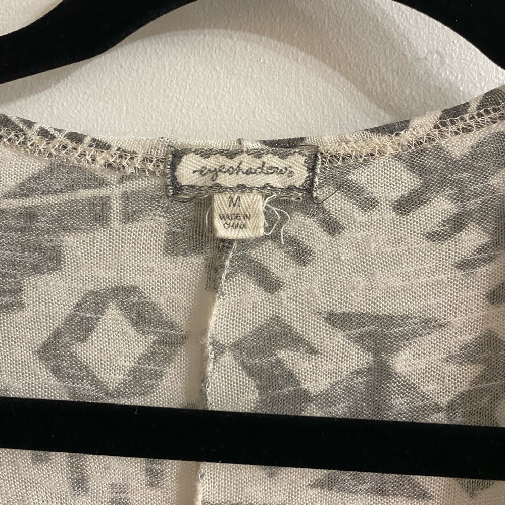 Aztec print kimono size medium - Picture 5 of 5